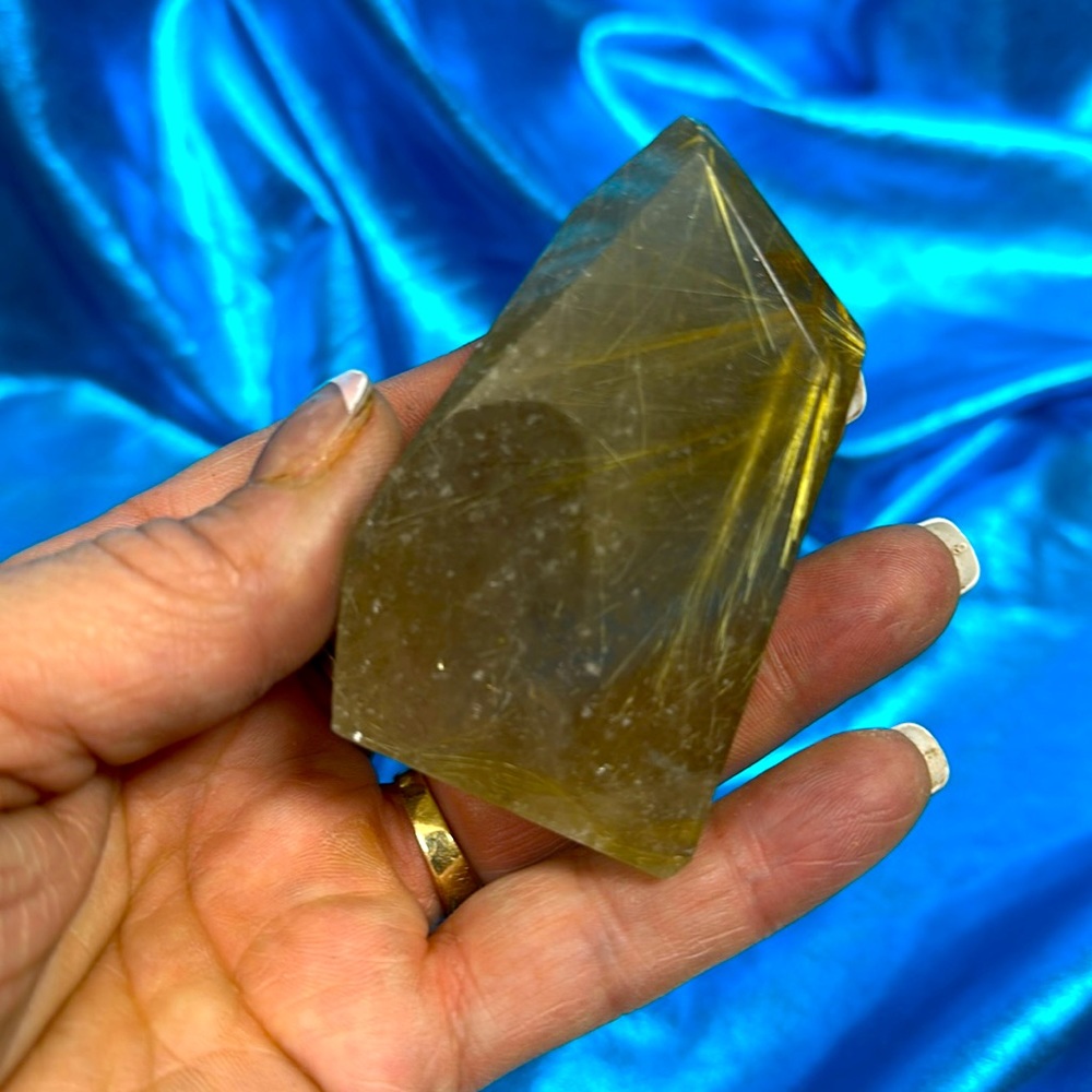 Freeform, smoky, quartz, rutile 129 g 4 1/2 inches
